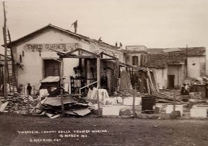 1911 /Il ciclone devastatore a Viareggio. Un'immagine della segheria "Guarnieri" parzialmente demolita dalla tromba marina.