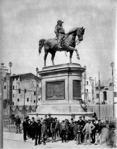 Firenze/La Statua di Vittorio Emanuele ancora prima della costruzione dell'omonima piazza fine 800