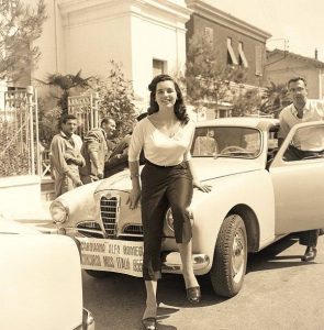 Marisa Zocchi( del caffe'Zocchi di Pratolino) (Fi) Miss Toscana, in partenza per il concorso di Miss Italia 1955 
