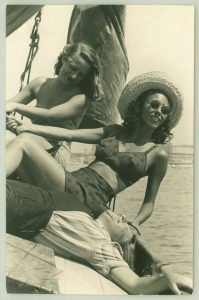  1950 Versilia, ragazze in barca