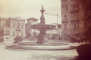 La fontana davanti al Principe di Piemonte 