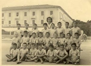 Lido di Camaiore (LU) anni 50 Bambini ospiti presso la casa al mare della Montecatini