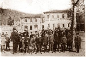 Le Sieci 1909, bambini delle scuole comunali